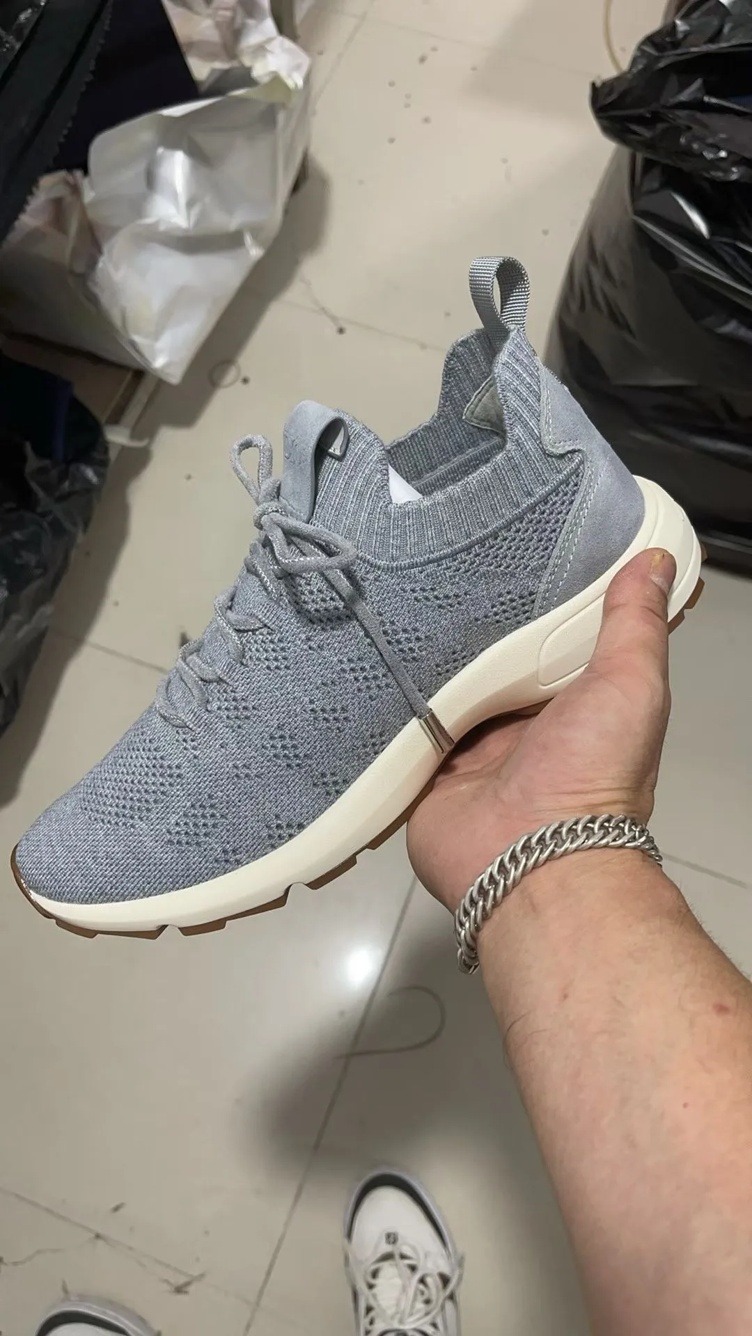 [Dior Dior] Top P: 580💰 Size: 39-44 (customized at 45.46) DIOR Dior B80 Lounge sneakers 2025 autumn and winter men's series new products. The simple silhouette and details are inspired by Dior's haute couture style. They are carefully made of cashmere, sheep wool, mulberry silk mixed jun knitted fabrics. Decorated with Dior's classic cannage pattern. Tonal suede stitching on the back and Dior embossed patch on the tongue enhance the style. TPU foam outsole.